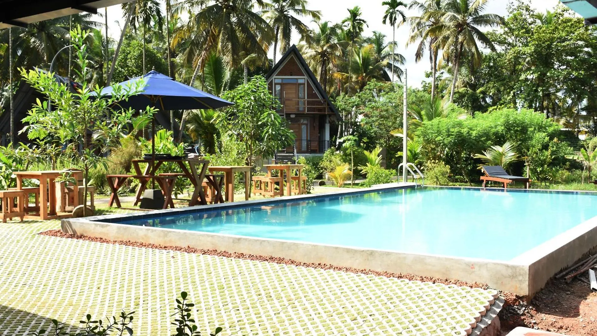 Steps Garden Resort Negombo Hotel