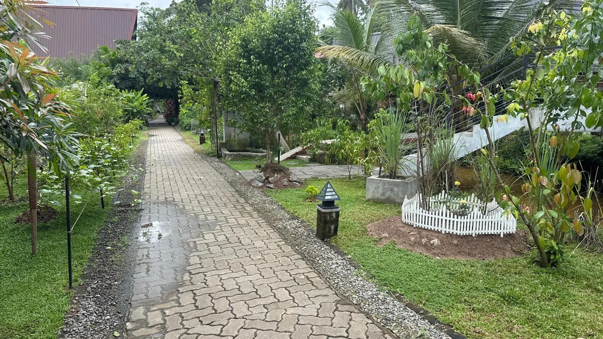 Steps Garden Resort Negombo 3*,