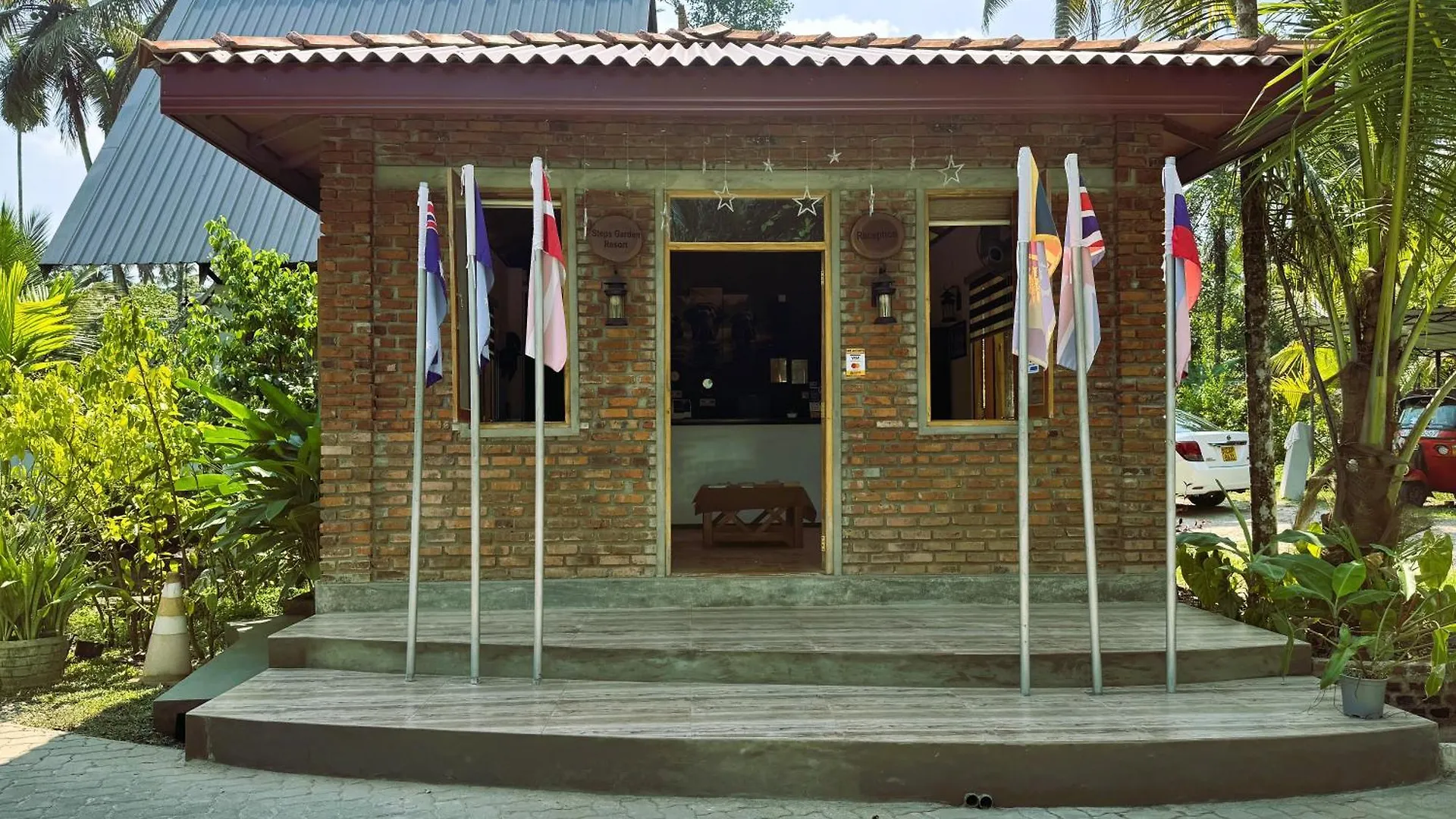 Steps Garden Resort Negombo